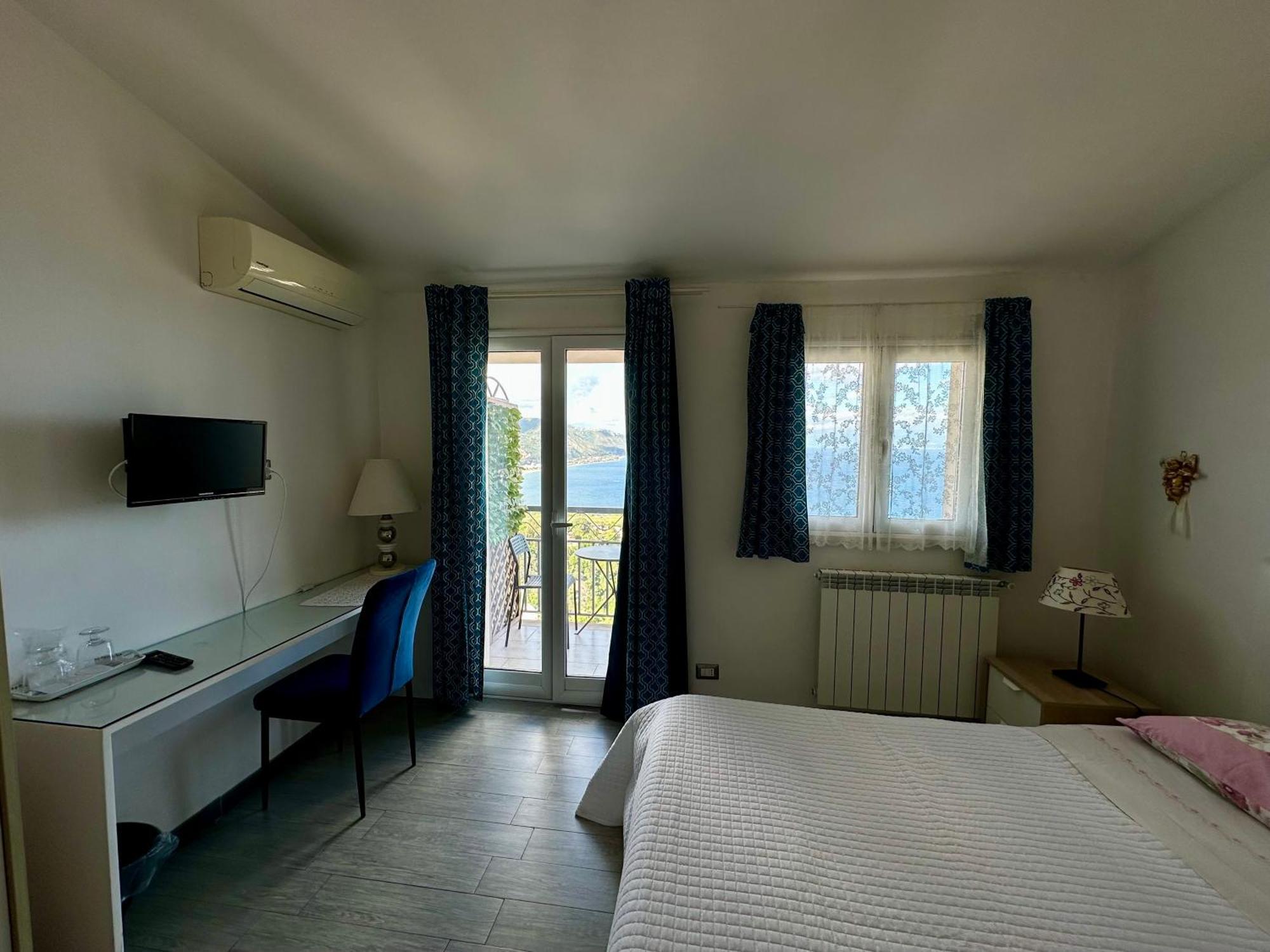 Bed and Breakfast Blue Sky House Taormina Exterior foto